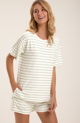 Pijama Feminino Manga Curta Com Shorts
