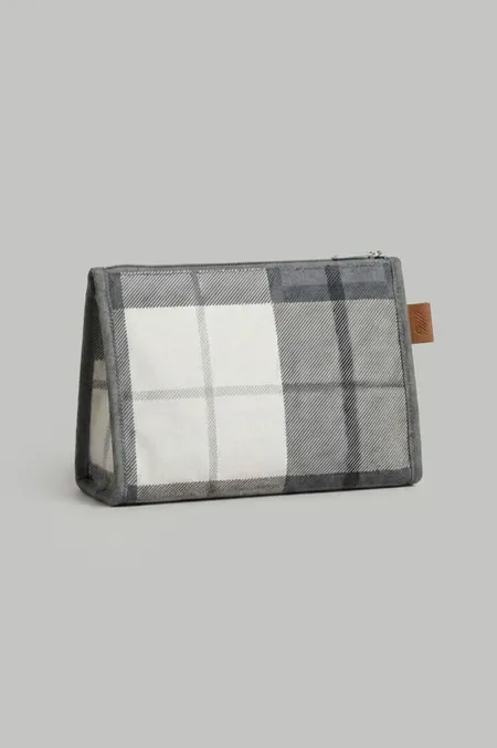 Necessaire